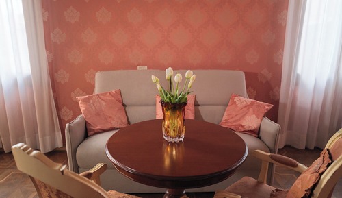 Luxury Studio Suite, 1 King Bed with Sofa bed, Private Bathroom, Courtyard View