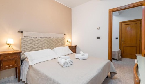 Double Room, 1 Queen Bed, Non Smoking, Air conditioning
