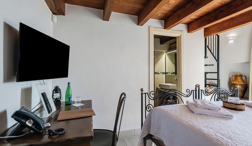 Family Room, Multiple Bedrooms (Masseria Antoglia Pesco Superior Room)