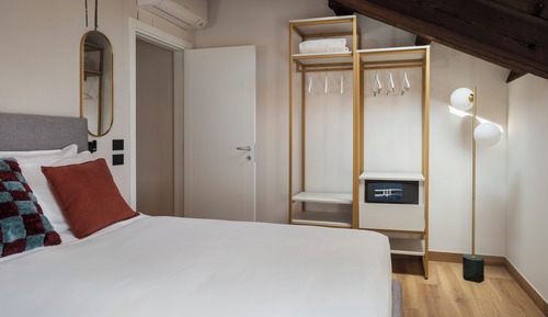 Executive Apartment, City View (D32)