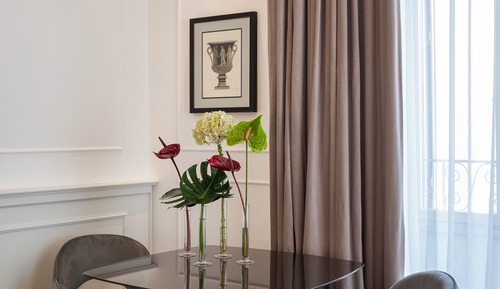 Suite (Prestige)
