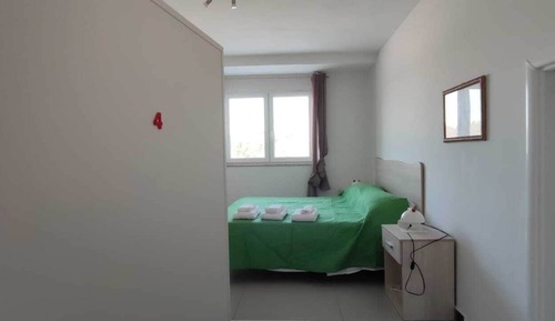 Standard Room, 1 Queen Bed, Non Smoking, Garden View