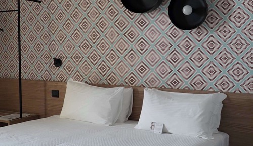 Comfort Room, Multiple Beds, Non Smoking (Converts to 2 Twin Beds)