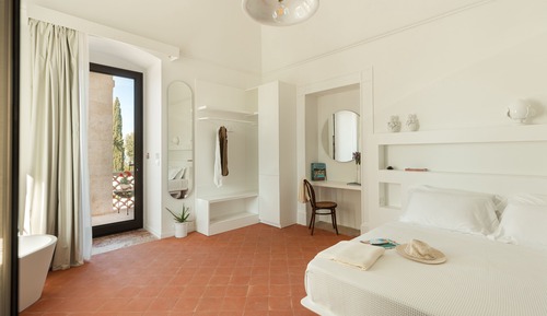 Deluxe Room, 1 King Bed, Balcony, Garden View