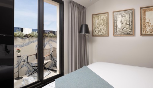 Suite, 1 King Bed, Balcony