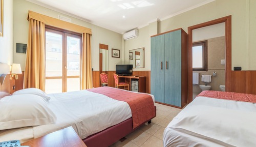 Triple room with balcony