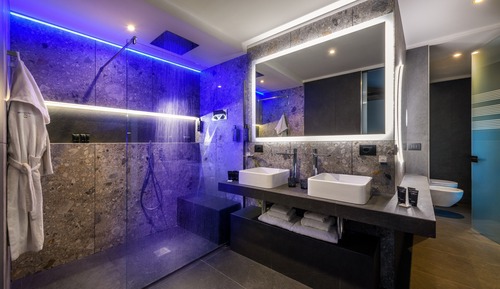 Penthouse Studio