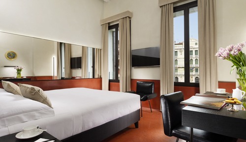 Deluxe Junior Suite