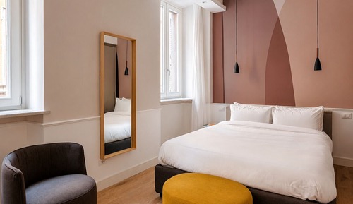 Extra Large Room