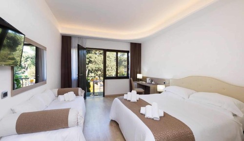 Superior Triple Room, Balcony