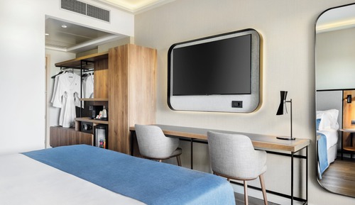 Deluxe Room (with Extra Bed | 2A 1C)