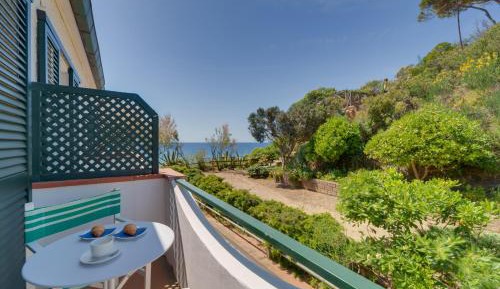Family Room with Side Sea View