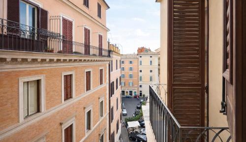 One-Bedroom Apartment with City View