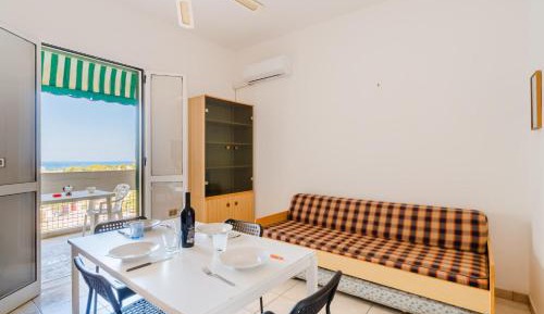 Two-Bedroom Deluxe Apartment with Ocean View