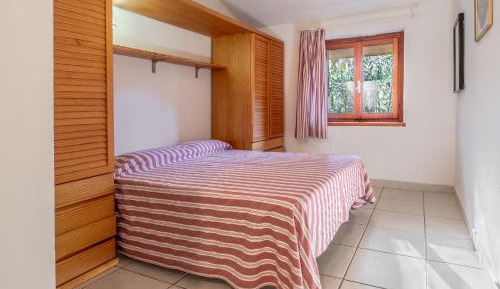 One-Bedroom Apartment with Garden View