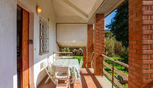 Two-Bedroom Deluxe Apartment with Balcony