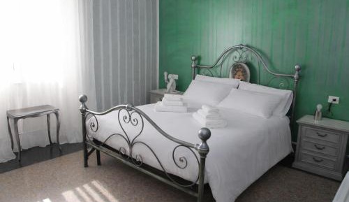 Double or Twin Room with Private Bathroom