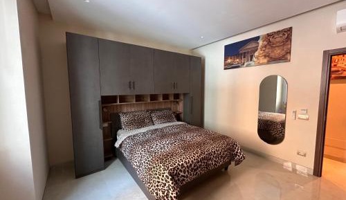 One-Bedroom Deluxe Apartment