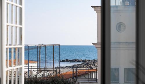 One-Bedroom Apartment with Sea View