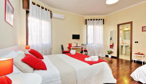 Superior Double Room with Private Bathroom