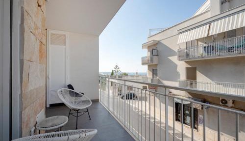 Two-Bedroom Deluxe Apartment with Ocean View