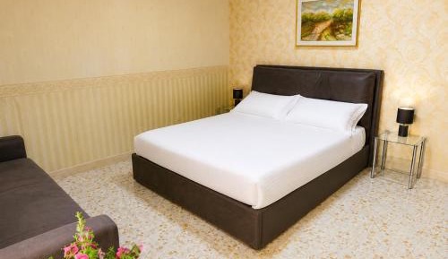 Deluxe Double Room with Extra Bed