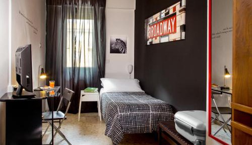 Single Room with Shared Bathroom