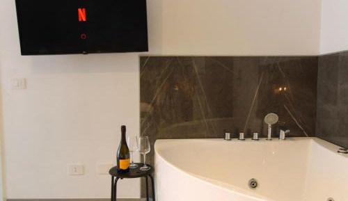 Queen Room with Spa Bath