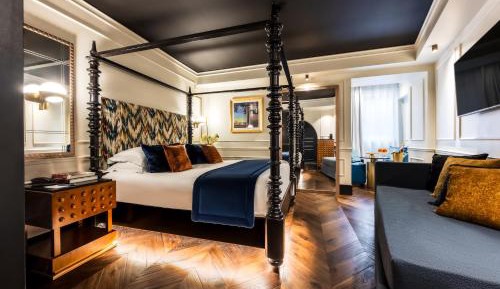 Deluxe King Room