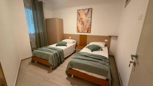 Deluxe Double Room with Shower