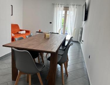 Three-Bedroom Standard Apartment