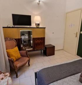 Standard Double Room with Shared Bathroom