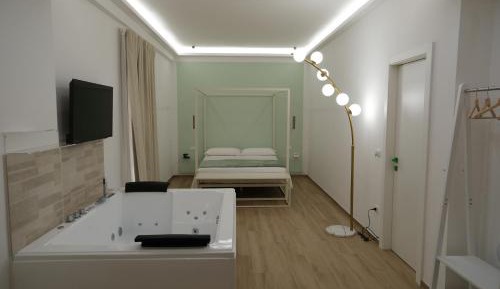 King Room with Spa Bath