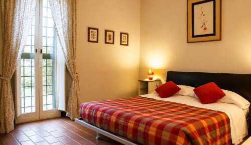 One-Bedroom Apartment with Private Garden (6 Adults)