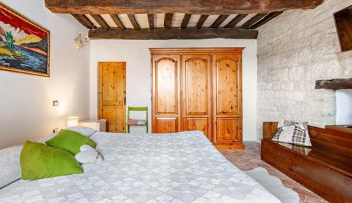 One-Bedroom Apartment with Garden View