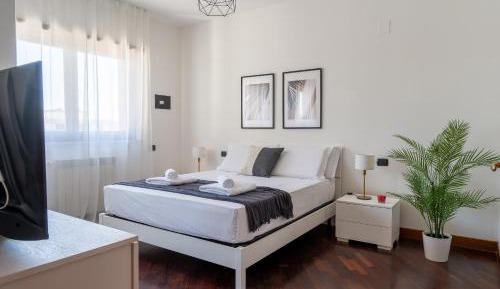 Deluxe One-Bedroom Apartment with Garden View