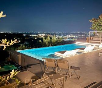 Apartment with Garden View