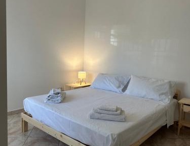 Economy Triple Room with Shared Bathroom