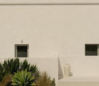 Deluxe One-Bedroom Apartment
