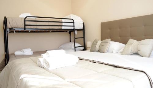 Quadruple Room with Private Bathroom