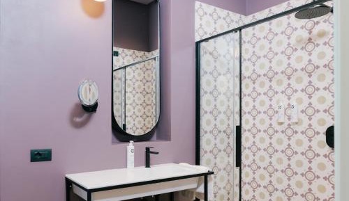 Double Room Signature