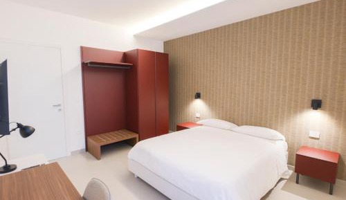 Deluxe One-Bedroom Apartment with City View