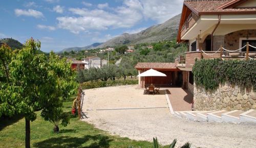 Apartment with Garden View