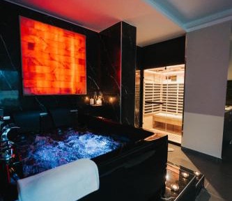 King Suite with Spa Bath