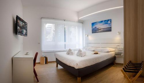Deluxe Double Room with Shower
