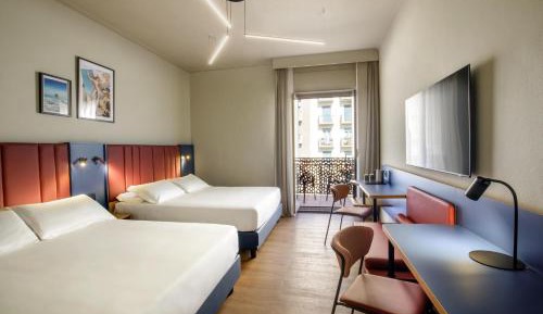 Quintuple Room