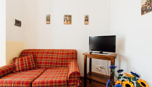 One-Bedroom Apartment with Garden