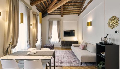 One-Bedroom Apartment with View