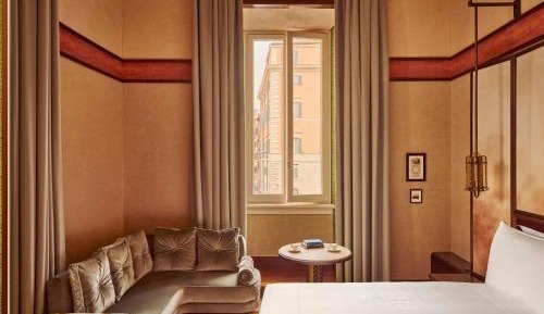 Deluxe Room with Minerva Square View