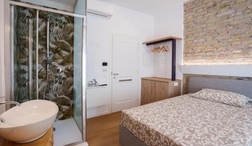 Twin Room with Private Bathroom